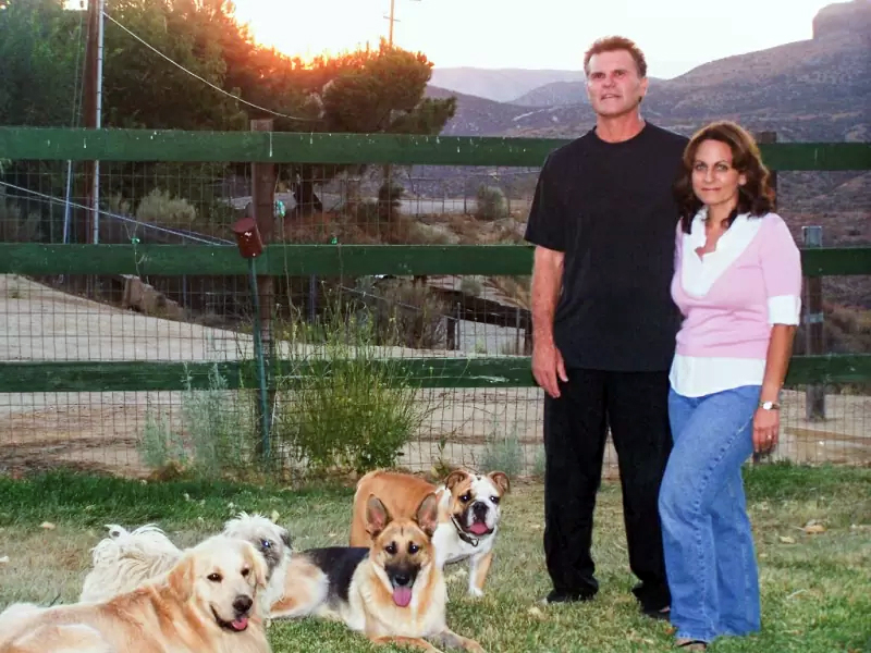 Abbey et son dresseur Steve Berens durant sa retraite de star de cinéma